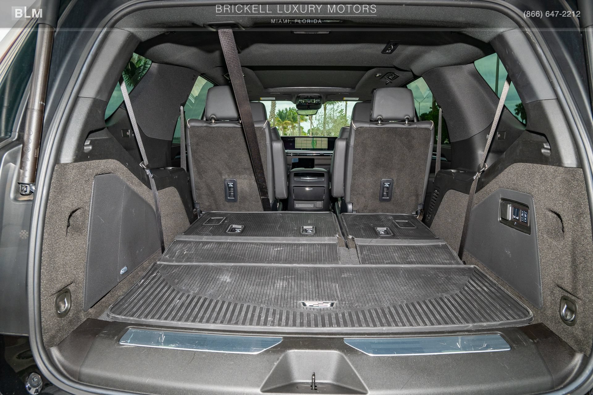 Used 2025 Cadillac Escalade Sport w/ LPO, ONYX Package AWD/4WD image 16