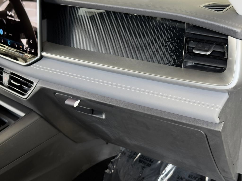 New 2026 Volkswagen Tiguan SE AWD/4WD image 31