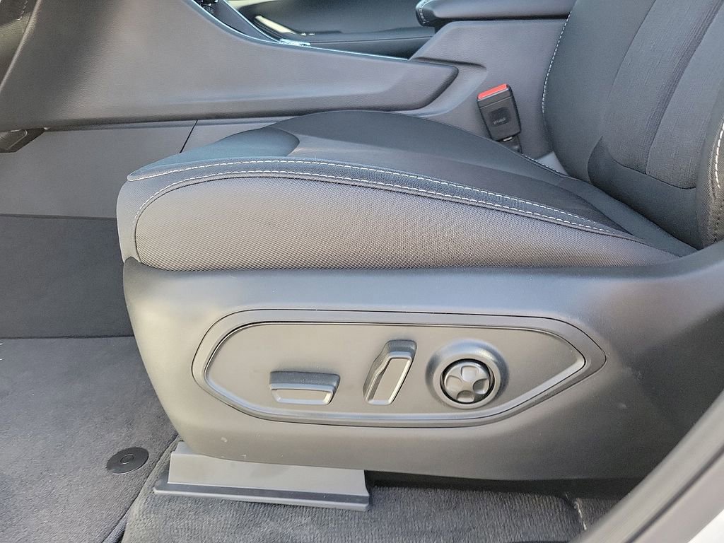 New 2025 Jeep Grand Cherokee L Laredo image 12