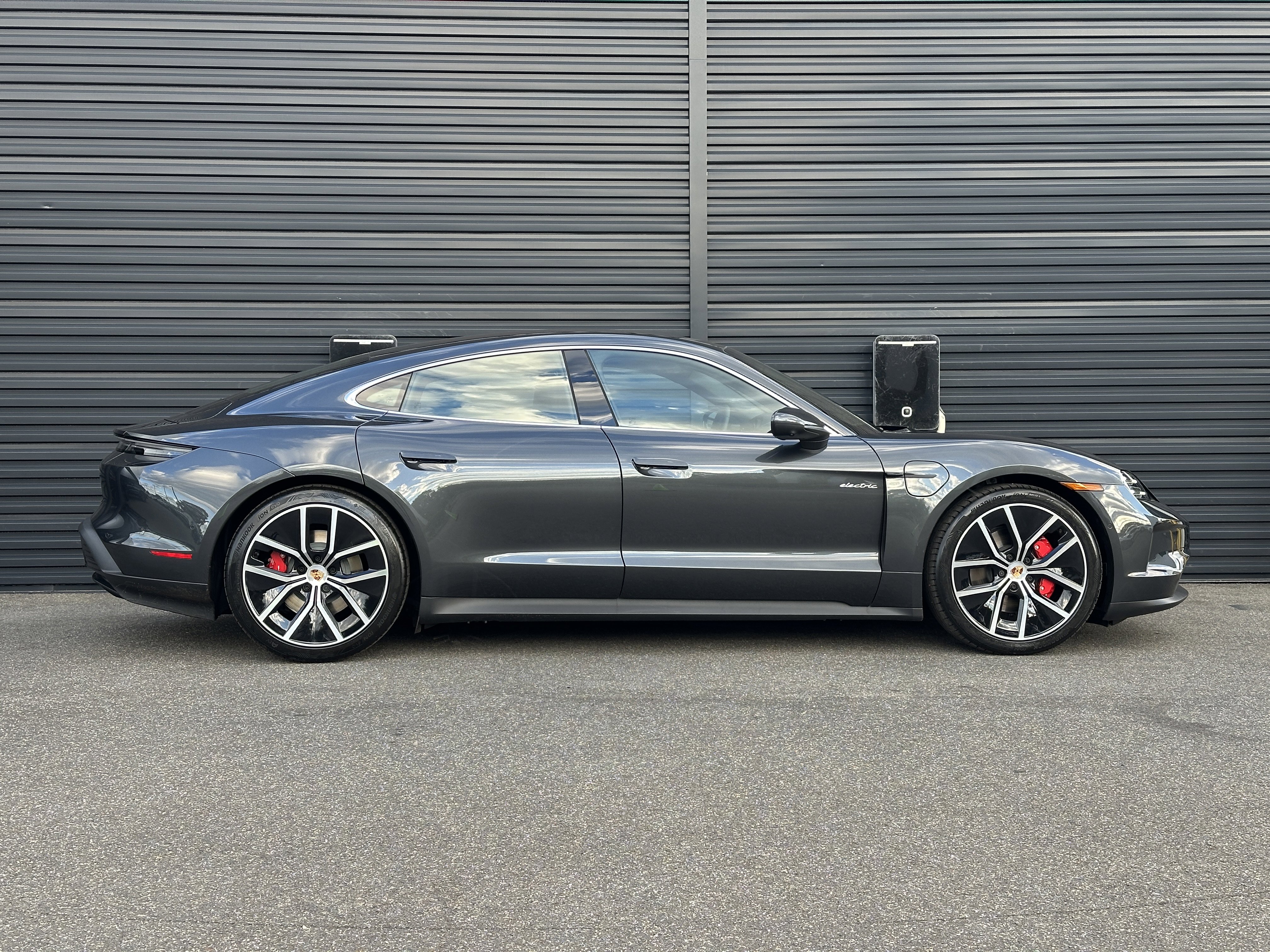New 2026 Porsche Taycan 4S image 9