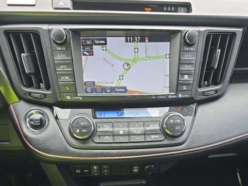 Used 2018 Toyota RAV4 SE image 7