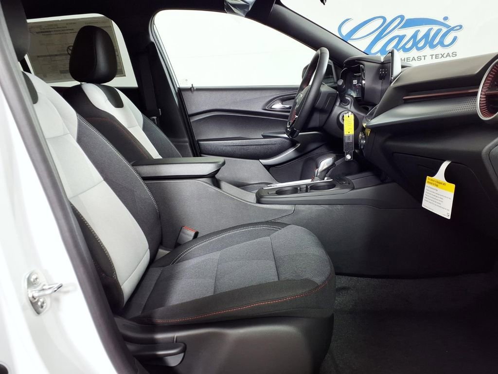 New 2026 Chevrolet Trax RS w/ Sunroof Package FWD image 12