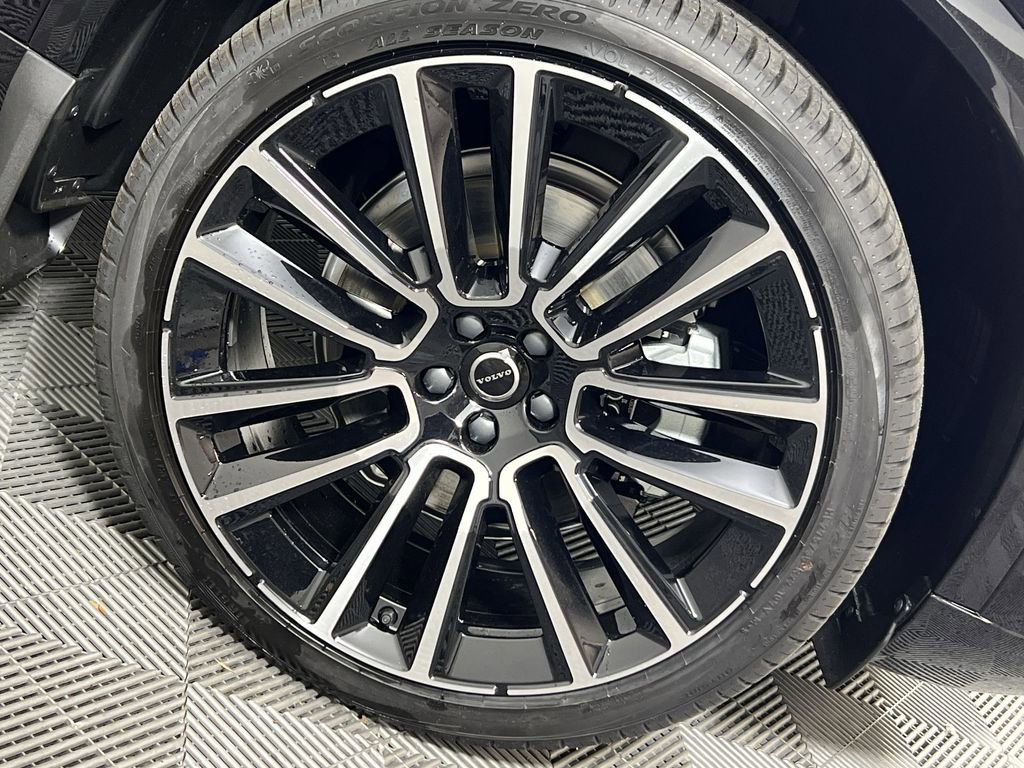 New 2026 Volvo XC90 B6 Ultra image 17