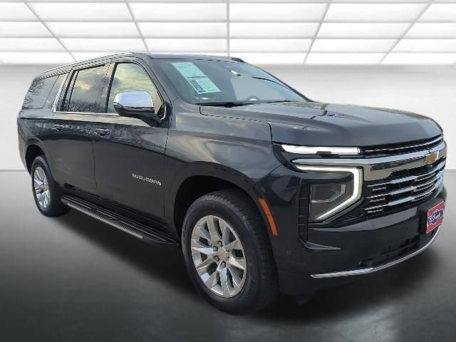 Used 2025 Chevrolet Suburban Premier RWD image 1