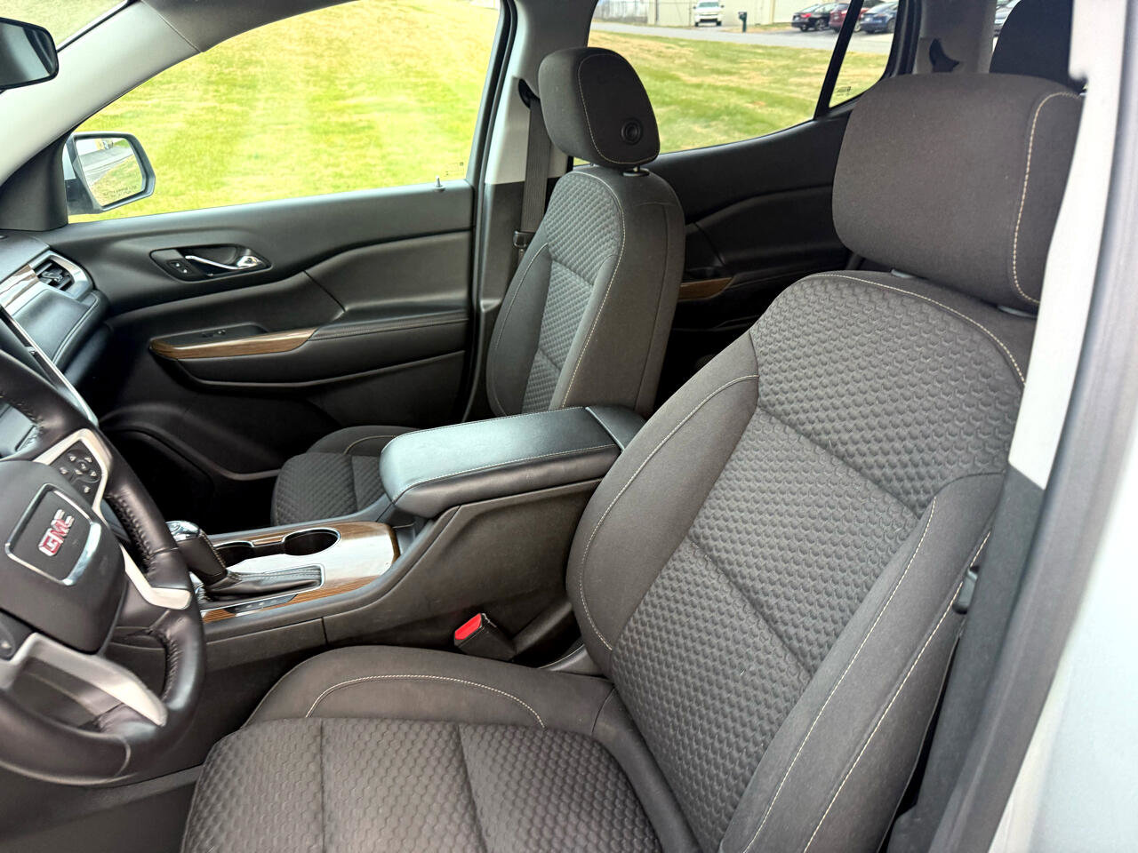 Used 2018 GMC Acadia SLE image 18