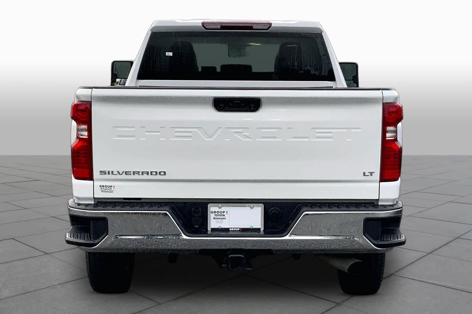 Used 2025 Chevrolet Silverado 2500 LT w/ Convenience Package AWD/4WD image 8