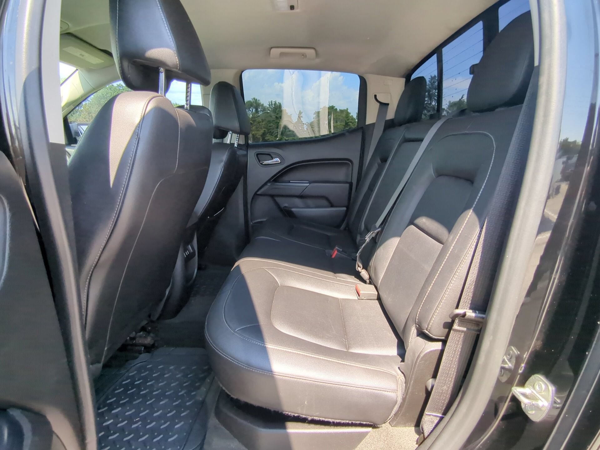 Used 2016 Chevrolet Colorado LT w/ Midnight Edition AWD/4WD image 11
