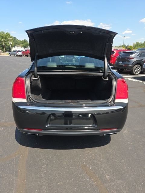 Used 2015 Chrysler 300 C Platinum w/ Harman/Kardon Audio Group AWD/4WD image 20