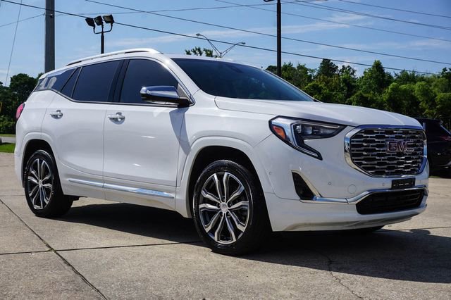 Used 2018 GMC Terrain Denali w/ GMC Pro Grade Package AWD/4WD image 2