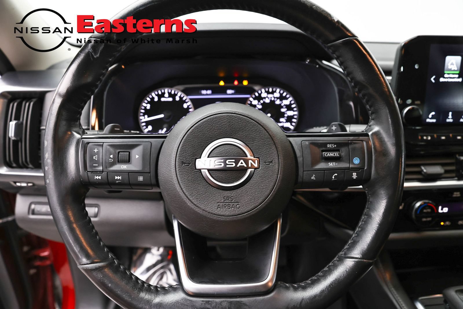 Used 2023 Nissan Pathfinder SL w/ Lighting Package (N92) AWD/4WD image 10