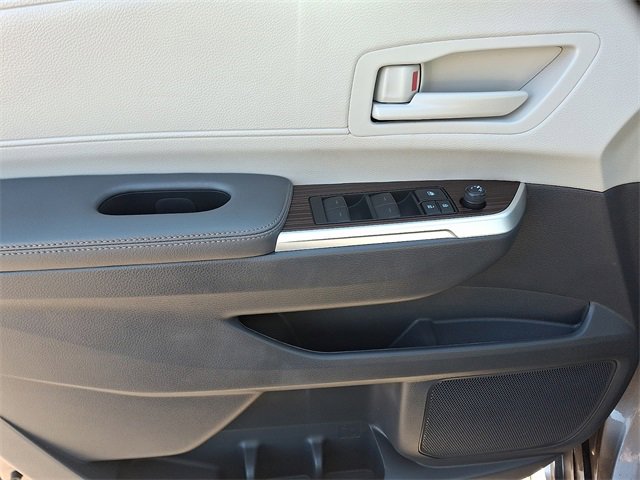 Used 2021 Toyota Sienna LE image 13