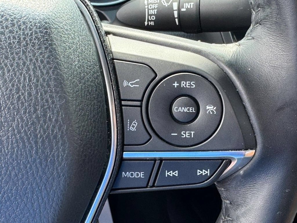 Used 2019 Toyota Camry XLE FWD image 25