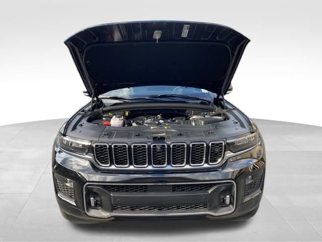 New 2025 Jeep Grand Cherokee Overland w/ Adv Protech Group III image 7