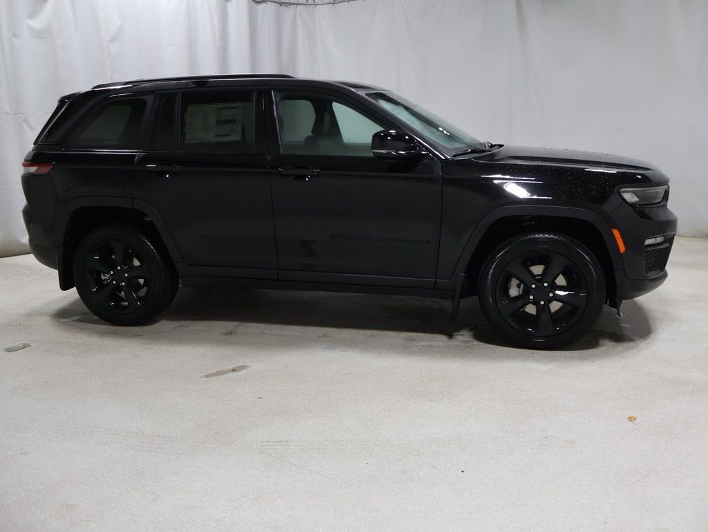 New 2025 Jeep Grand Cherokee Limited w/ Black Appearance Package image 7