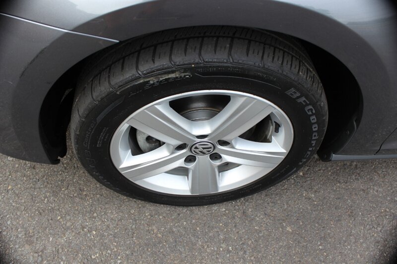 Used 2015 Volkswagen Golf TDI S FWD image 20