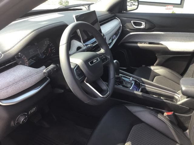 Used 2024 Jeep Compass Latitude AWD/4WD image 24