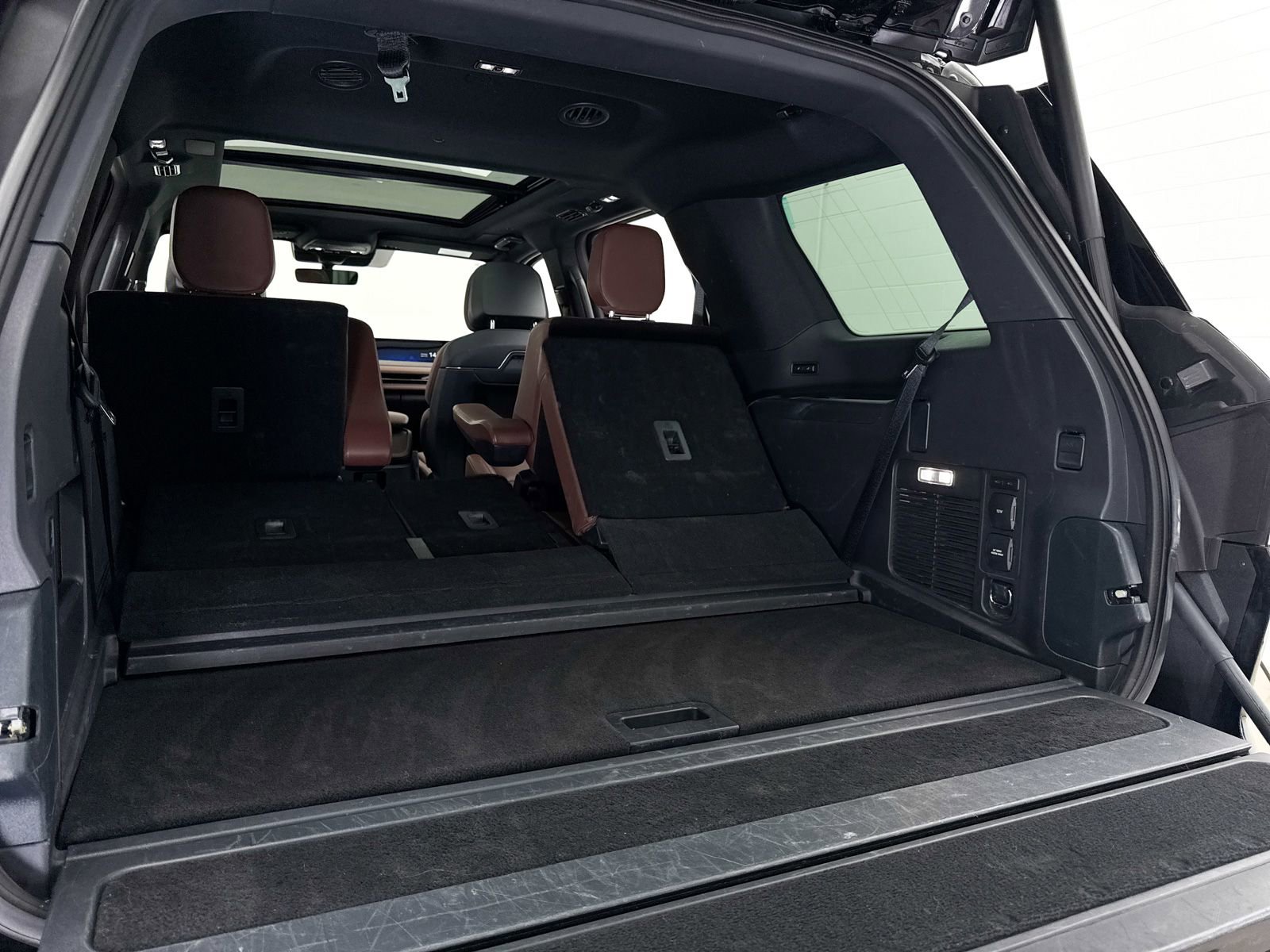 Used 2025 Lincoln Navigator Reserve AWD/4WD image 34