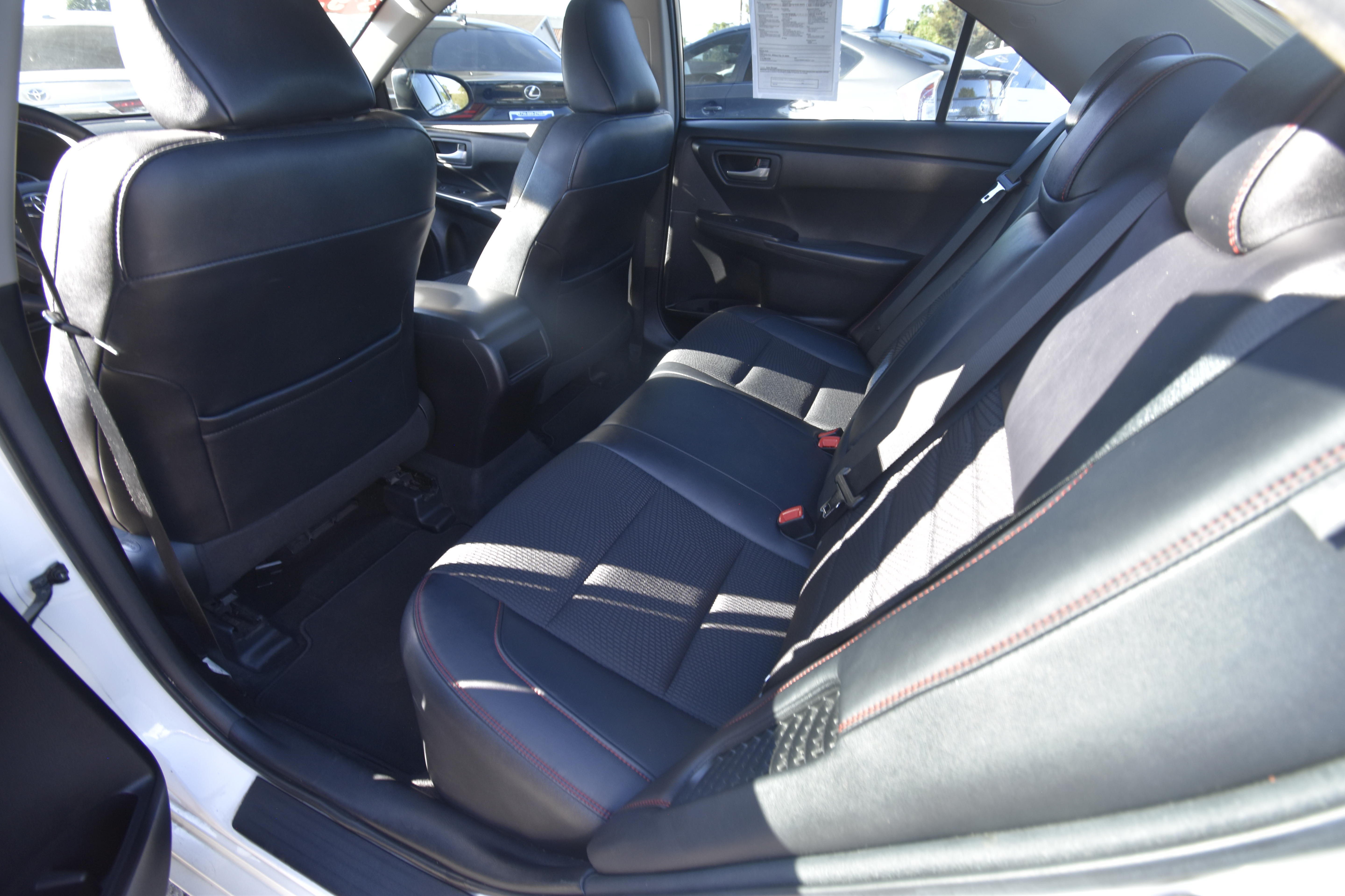 Used 2017 Honda Fit EX-L image 9