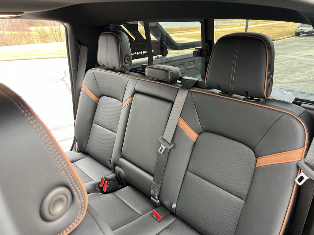 Used 2025 GMC Canyon AT4 w/ Nightfall Edition image 37