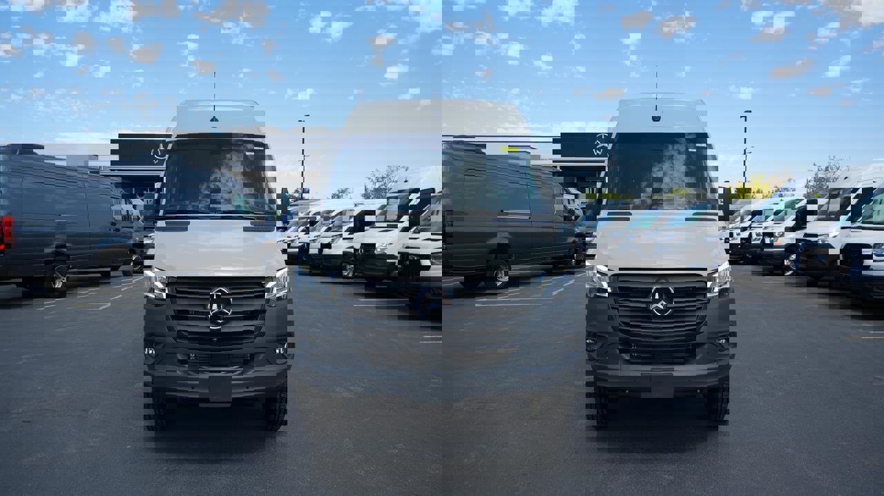 New 2025 Mercedes-Benz Sprinter 2500 image 3