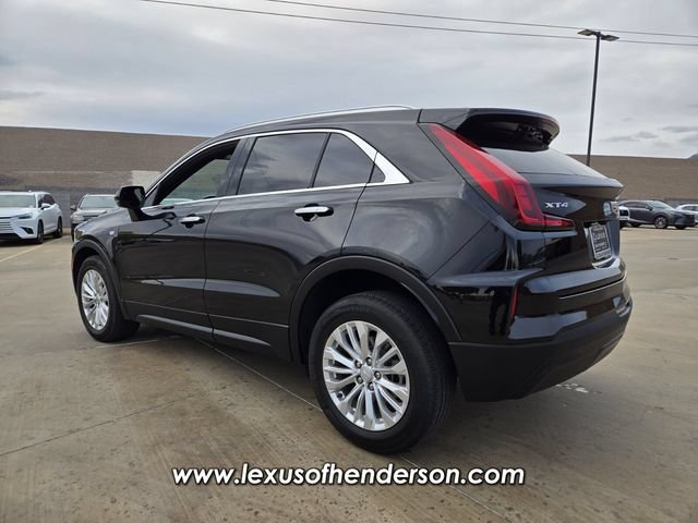 Used 2024 Cadillac XT4 Luxury w/ Cold Weather Package FWD image 4