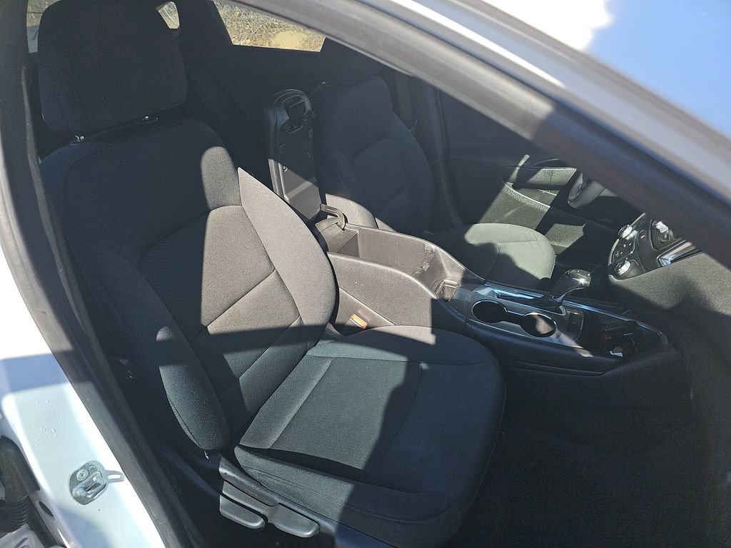 Used 2016 Chevrolet Malibu LT image 13