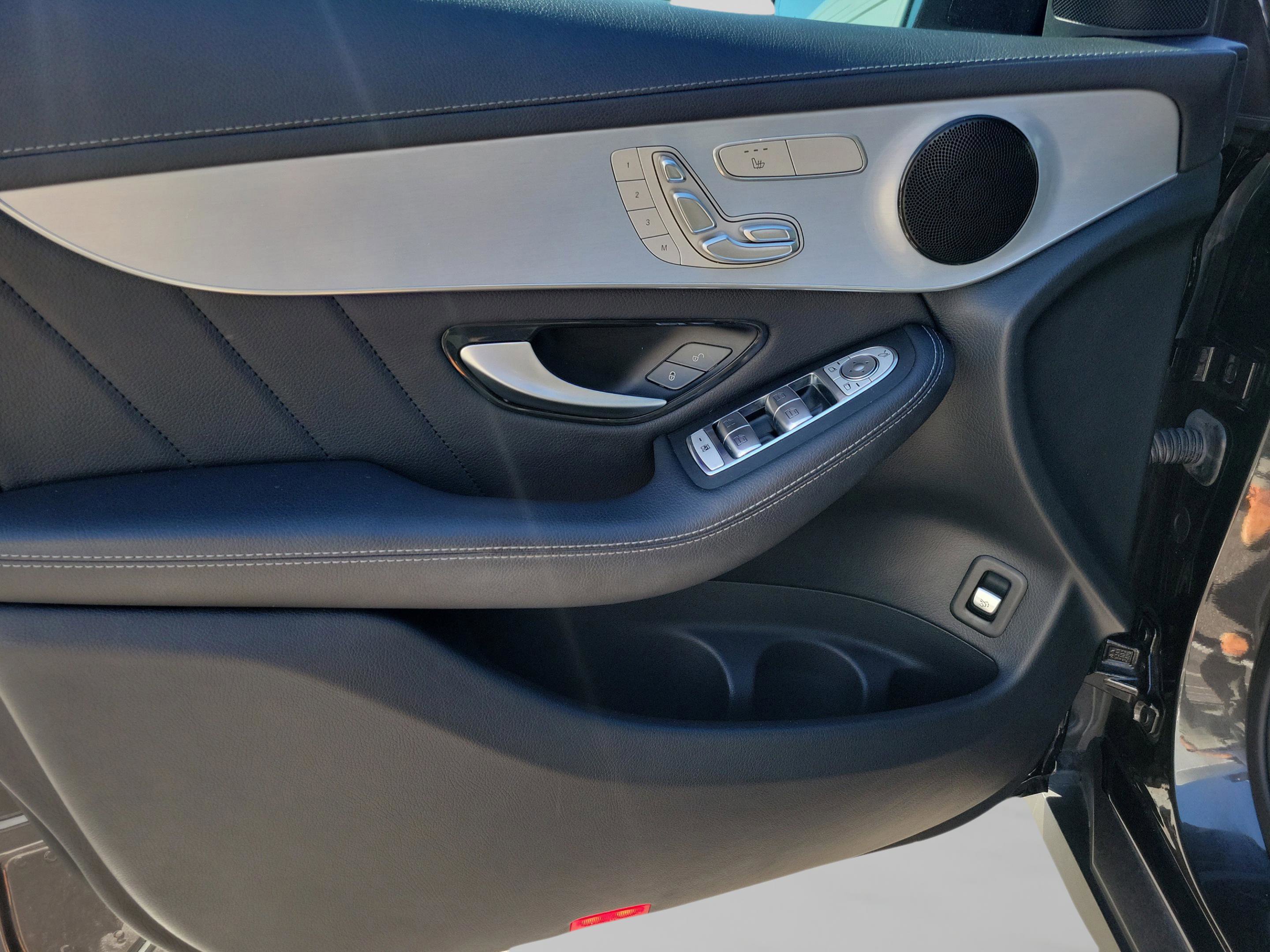 Used 2022 Mercedes-Benz GLC 300 image 31