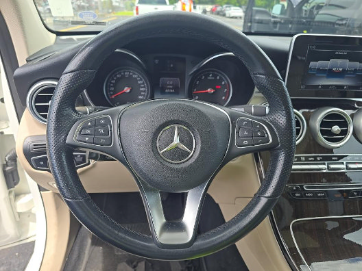 Used 2019 Mercedes-Benz GLC 300 w/ Premium Package image 5
