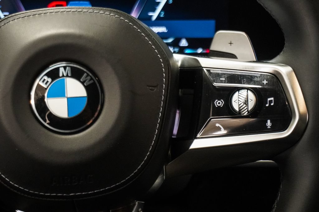 Used 2023 BMW 760i xDrive w/ Executive Package AWD/4WD image 17