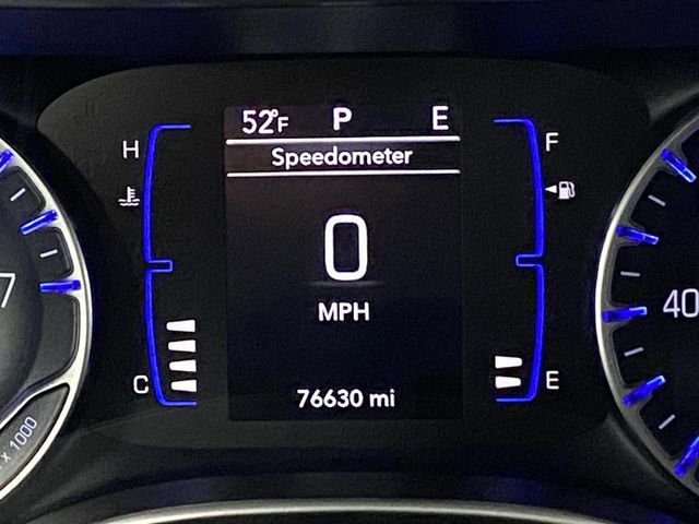 Used 2018 Chrysler Pacifica Touring-L image 6