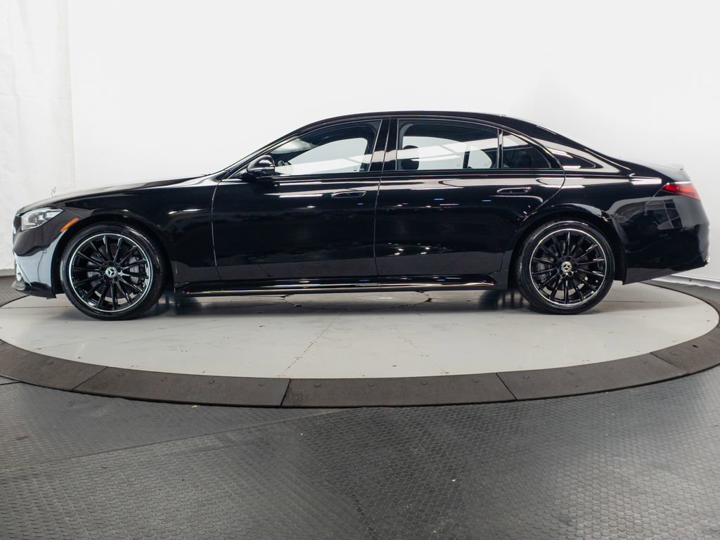 Used 2023 Mercedes-Benz S 580 4MATIC Sedan w/ AMG Line image 4
