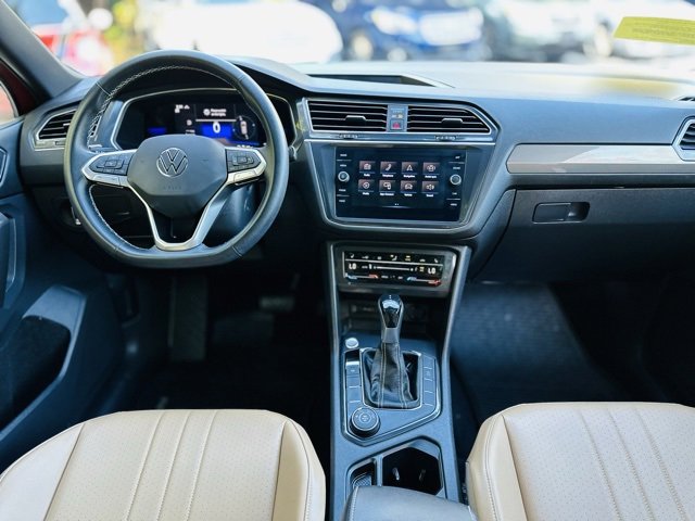 Used 2022 Volkswagen Tiguan SE w/ Panoramic Sunroof Package image 24