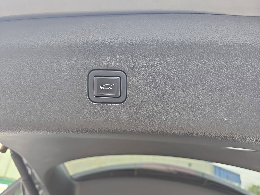 Used 2023 Buick Enclave Essence w/ Experience Buick Package AWD/4WD image 18