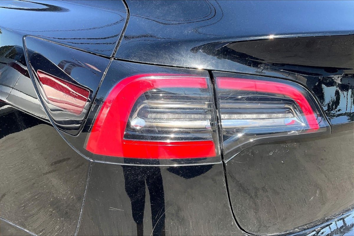 Used 2023 Tesla Model 3 Standard Range RWD image 28
