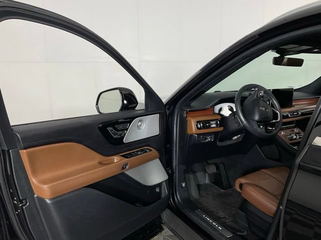 Used 2022 Lincoln Aviator Reserve w/ Equipment Group 201A AWD/4WD image 27