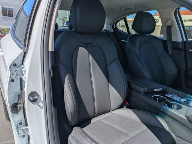 Used 2026 Genesis G70 2.5T RWD image 34