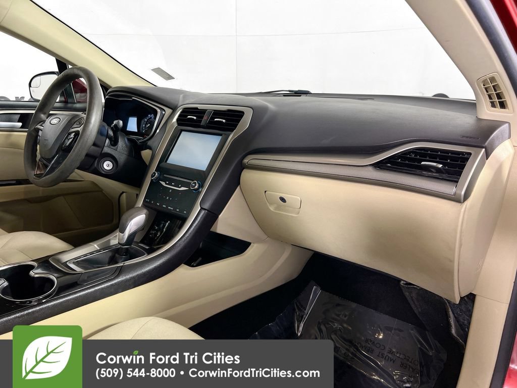 Used 2014 Ford Fusion SE FWD image 26