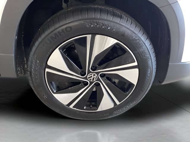 Certified 2023 Volkswagen Taos SE w/ Panoramic Sunroof Package AWD/4WD image 26