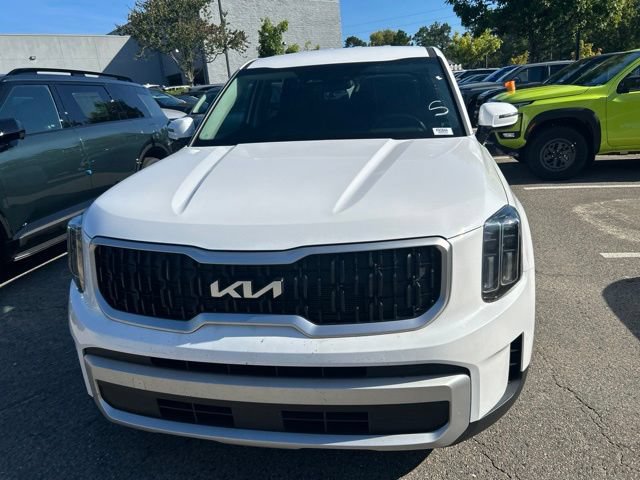 Used 2024 Kia Telluride LX FWD image 7