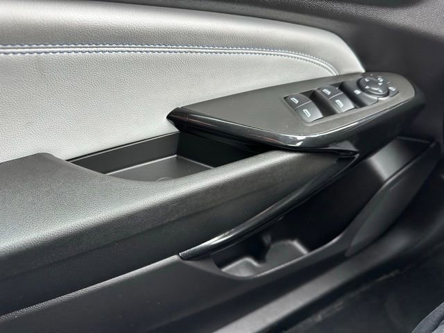 Used 2025 Chevrolet Trax LT image 32