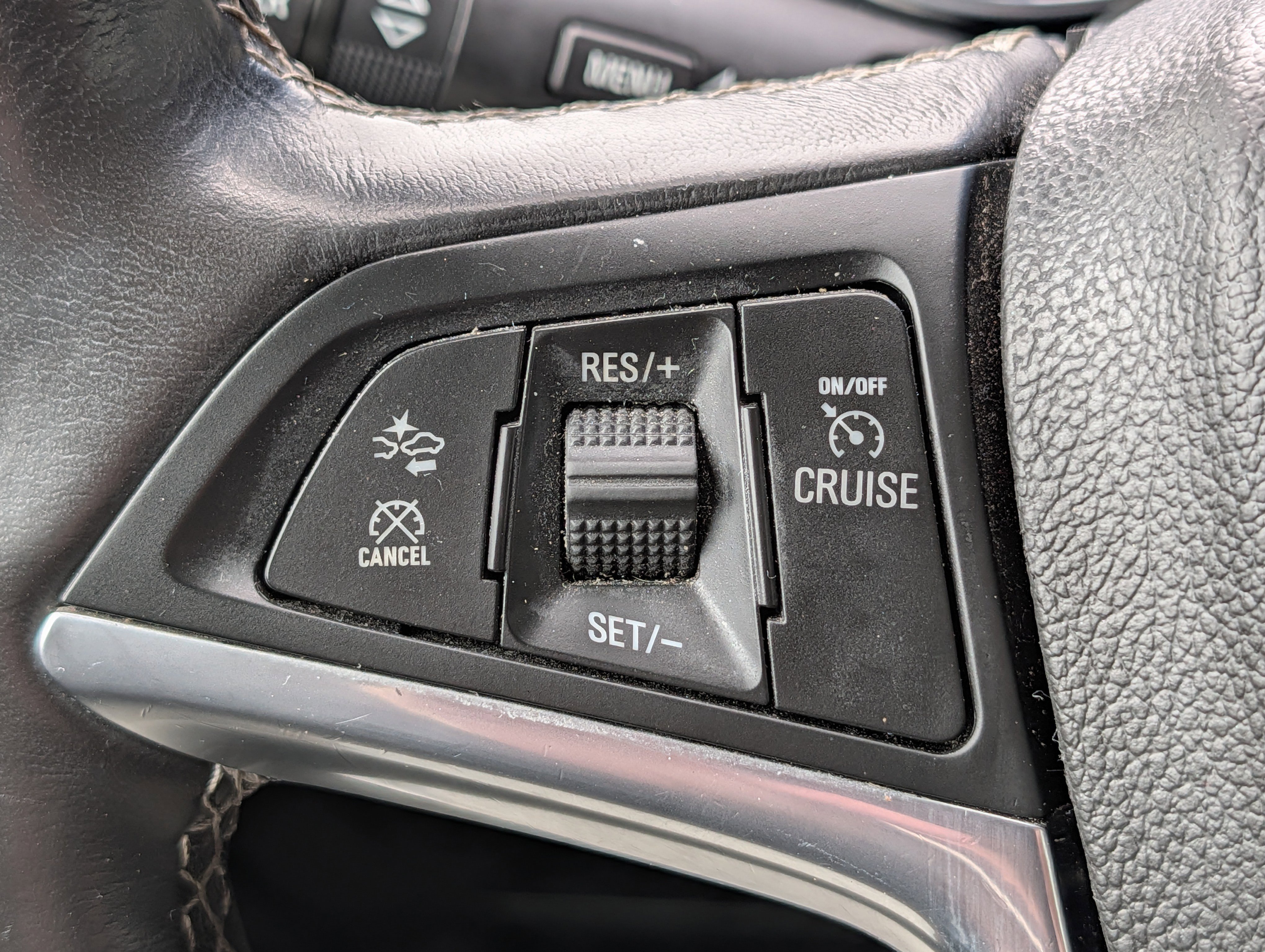 Used 2019 Buick Encore Essence w/ Safety Package II AWD/4WD image 24