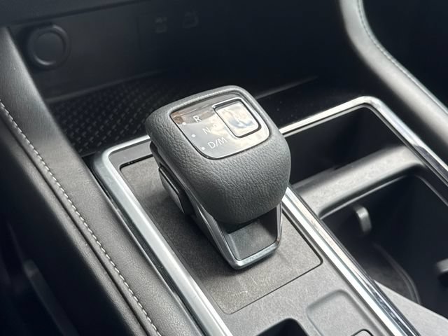Used 2022 Nissan Pathfinder SL w/ Lighting Package (N92) AWD/4WD image 16