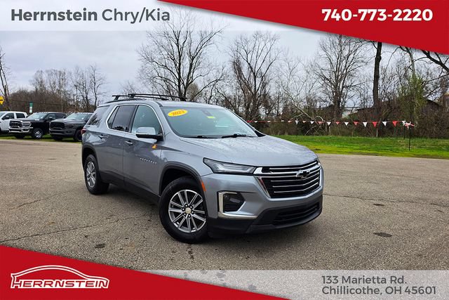 Used 2023 Chevrolet Traverse LT FWD image 1
