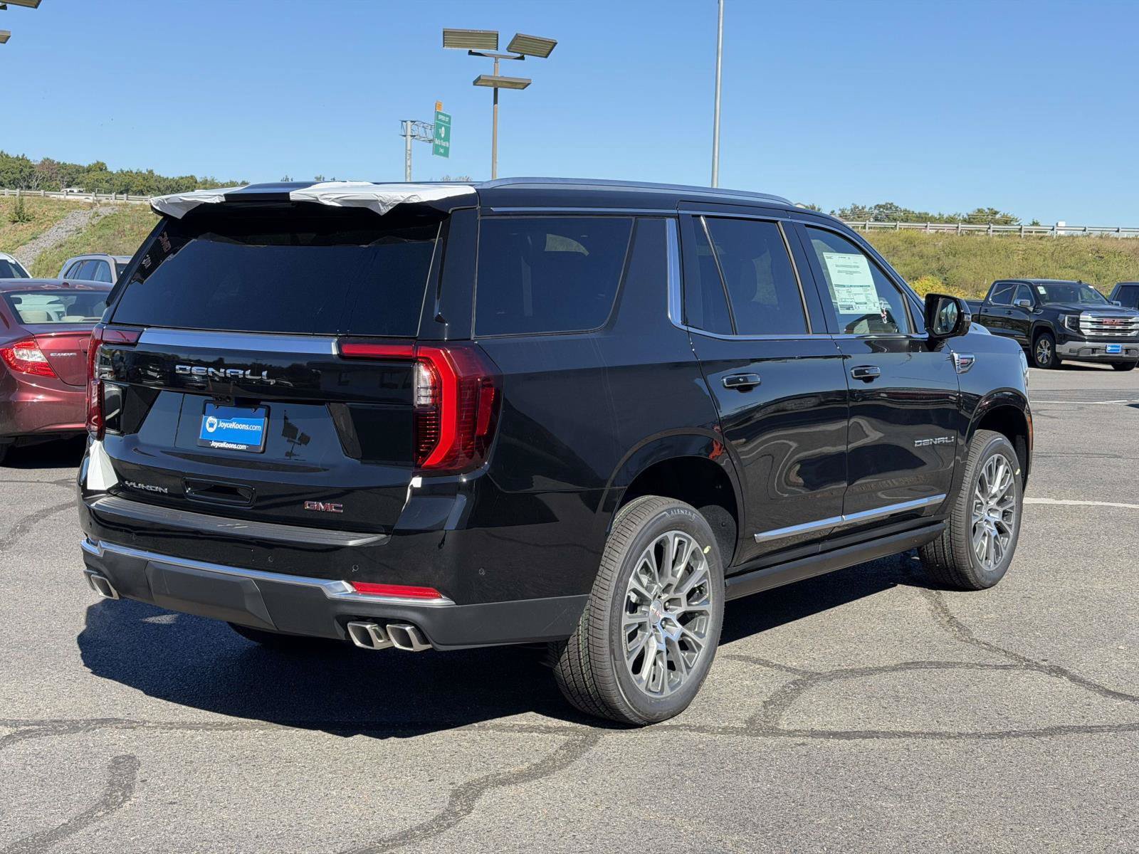 New 2027 GMC Yukon Denali w/ Denali Reserve Package AWD/4WD image 2
