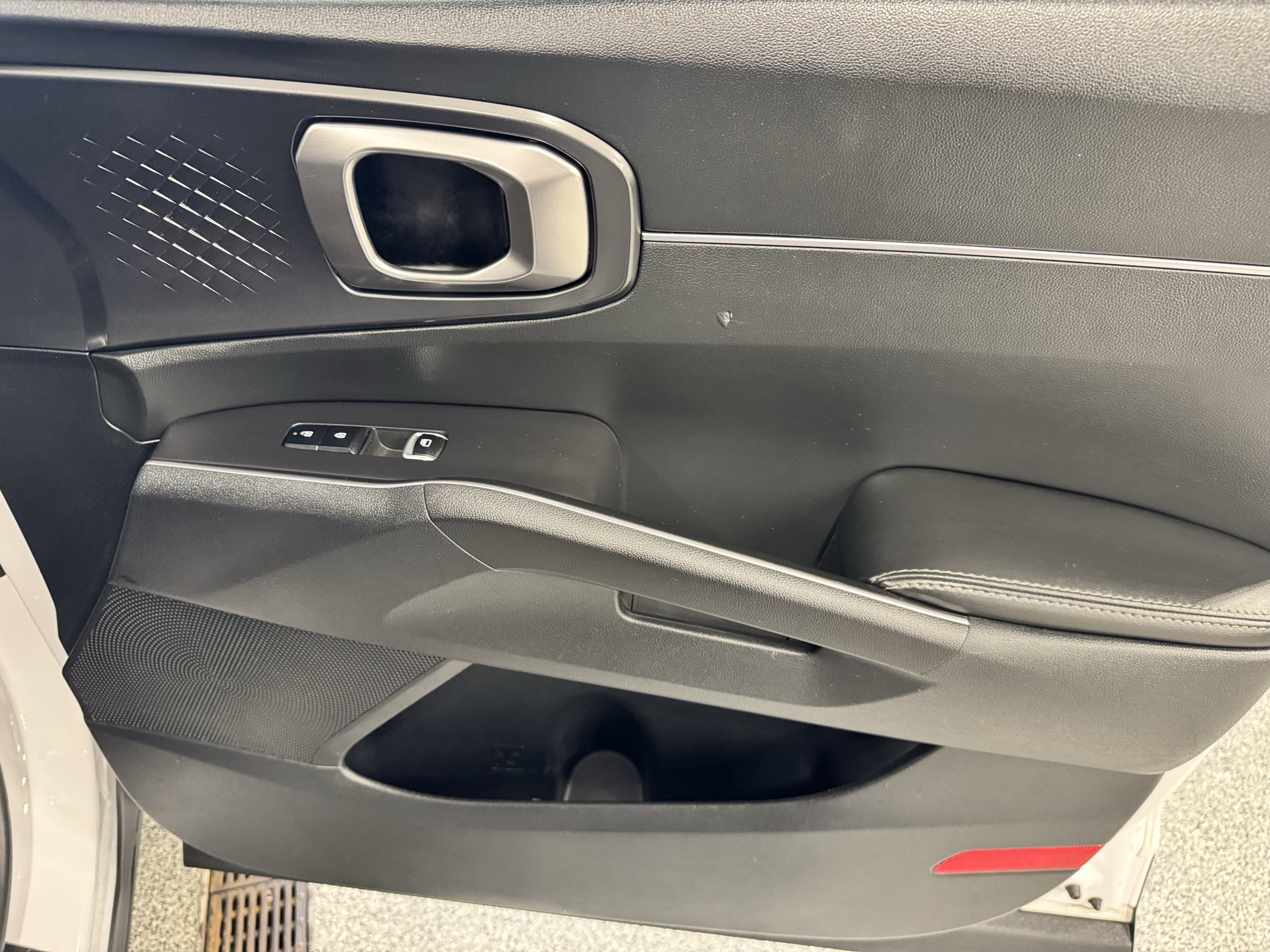 Used 2024 Kia Sorento S image 28