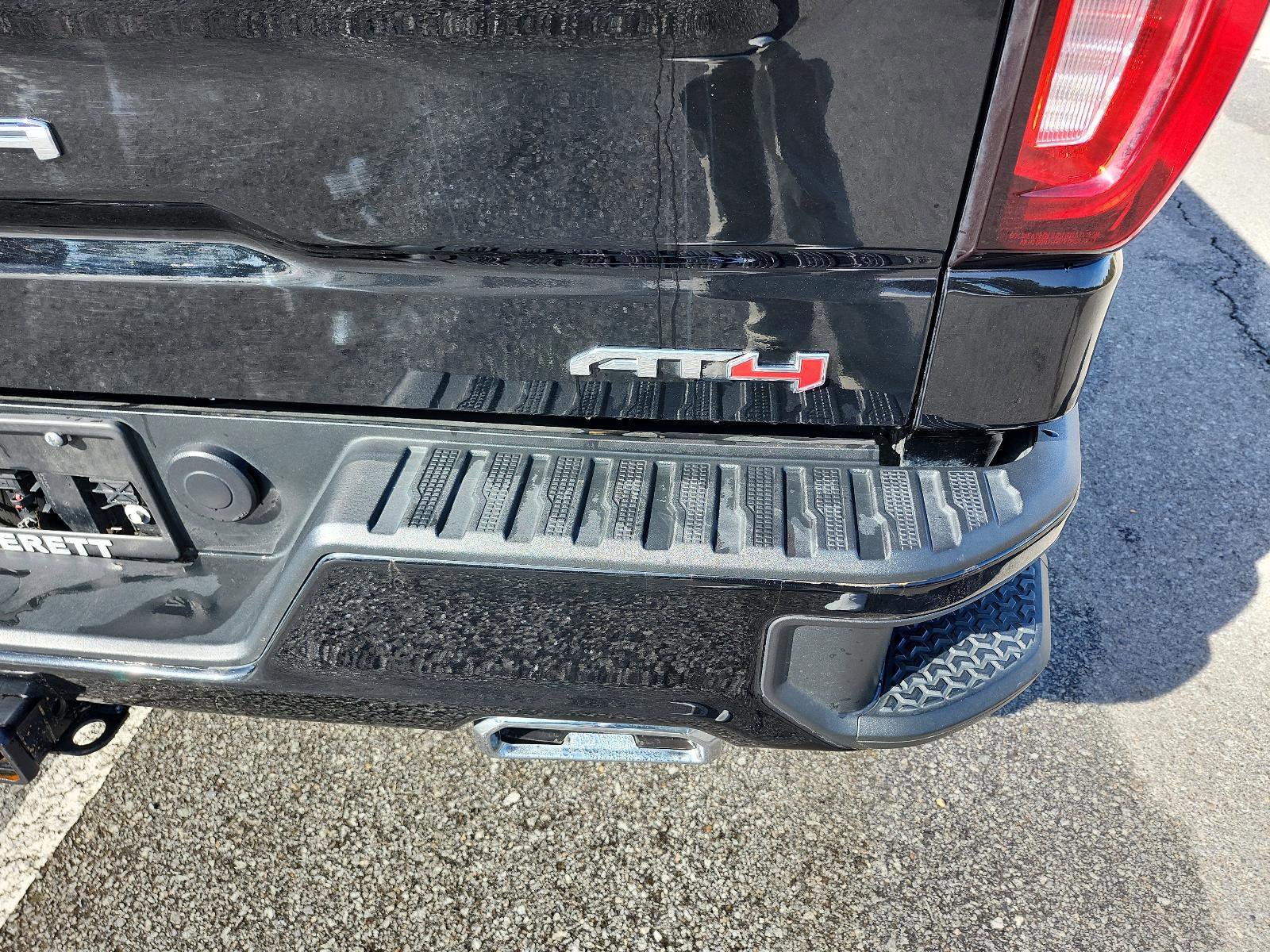 Certified 2021 GMC Sierra 1500 AT4 w/ AT4 Preferred Package image 5