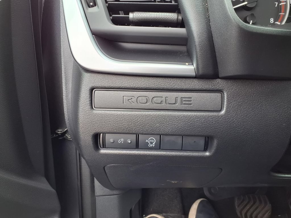 Used 2024 Nissan Rogue S FWD image 16