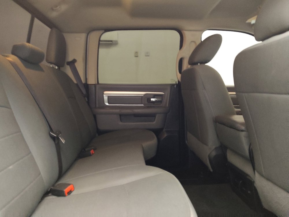 Used 2017 RAM 1500 Classic SLT AWD/4WD image 19