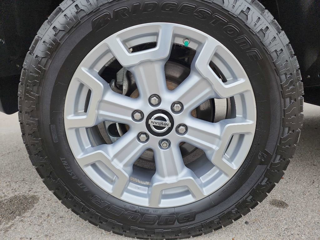 Used 2021 Nissan Titan SV w/ SV Convenience Package image 14