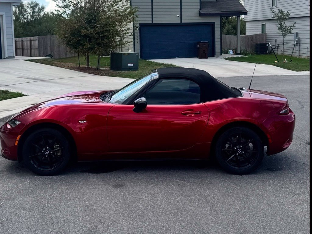 Used 2021 MAZDA MX-5 Miata Sport RWD image 5